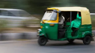 Bengaluru Auto Rickshaw With Windows Intrigues Internet; Netizens Say ‘Peak Bengaluru Moment’
